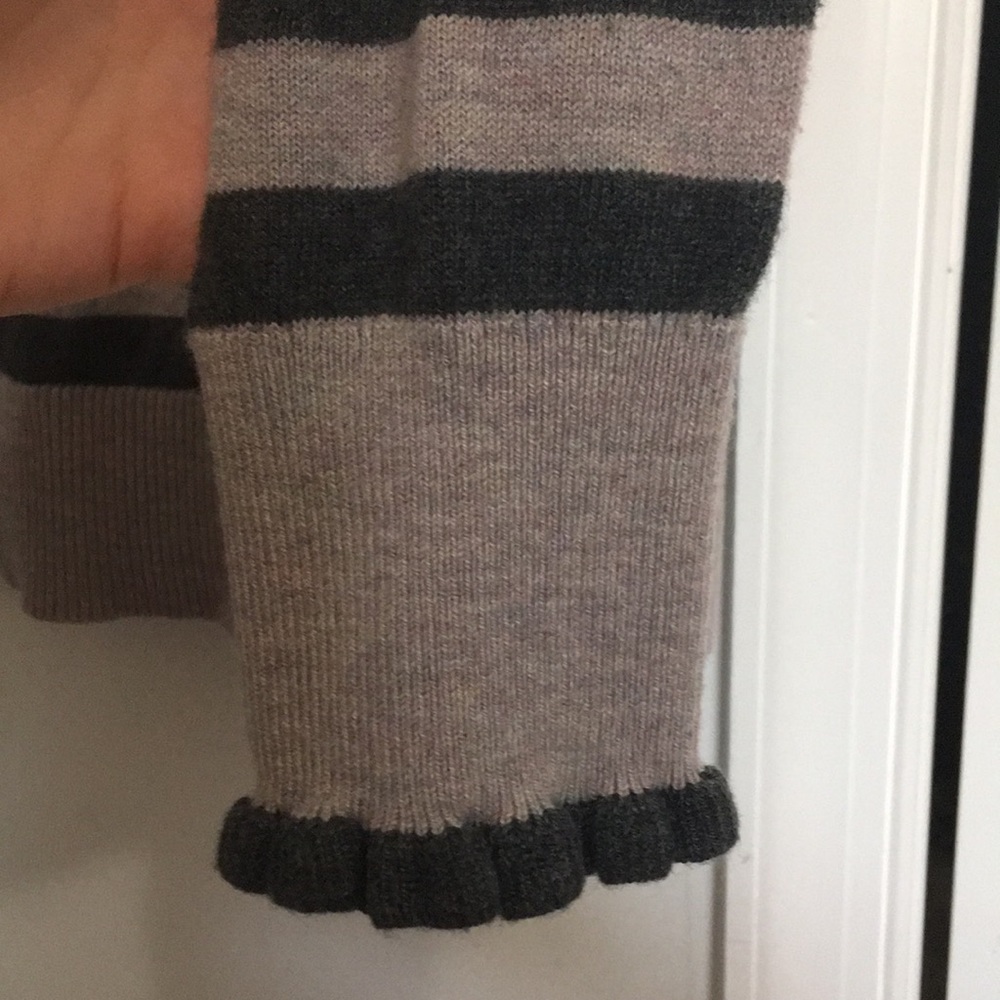 LOFT Sweater - Picture 4 of 5